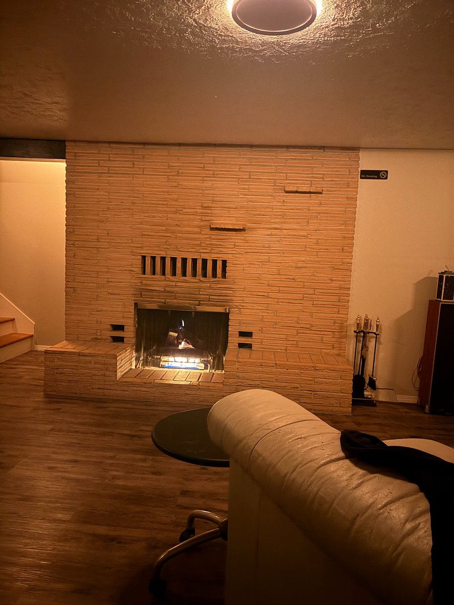 Gas Fireplace w dimmable Halo lighting