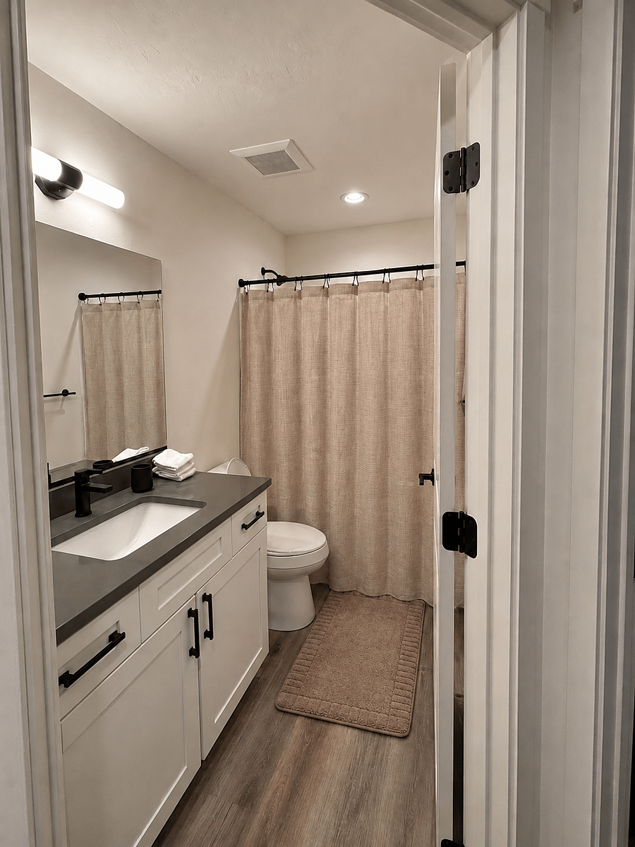 Shared upstairs Bathroom (across from bedroom B & C)