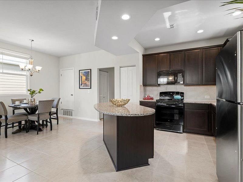 Furnished Finder property 1019439_1 photo 3