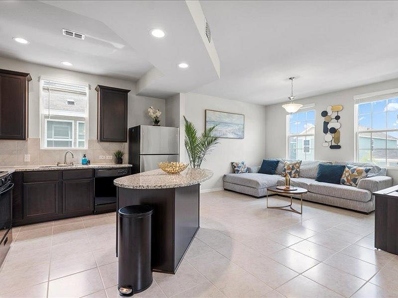 Furnished Finder property 1019439_1 photo 5