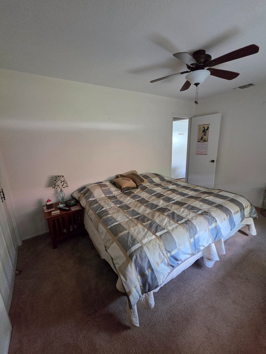 King size bed option available.