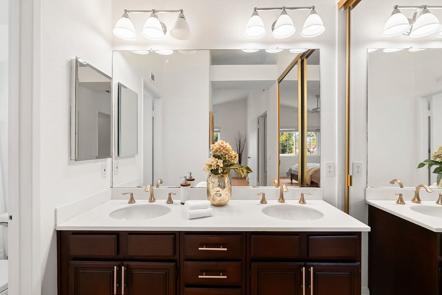 Main bedroom has two sinks en suite