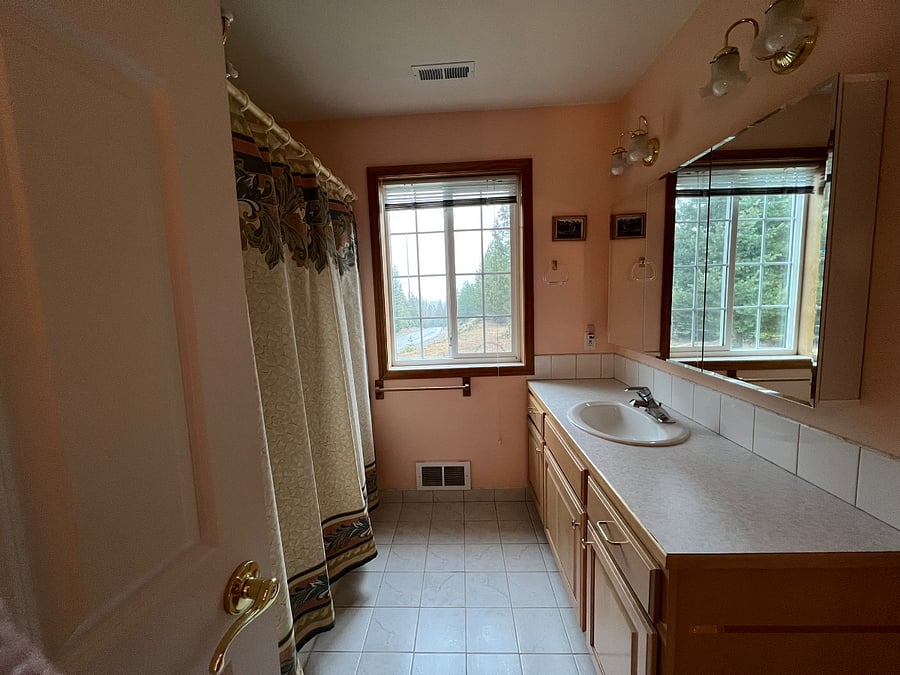 Upstairs bathroom