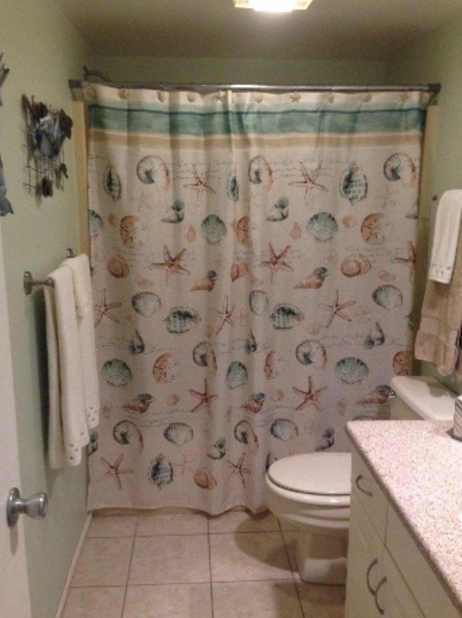 Main bathtub/shower