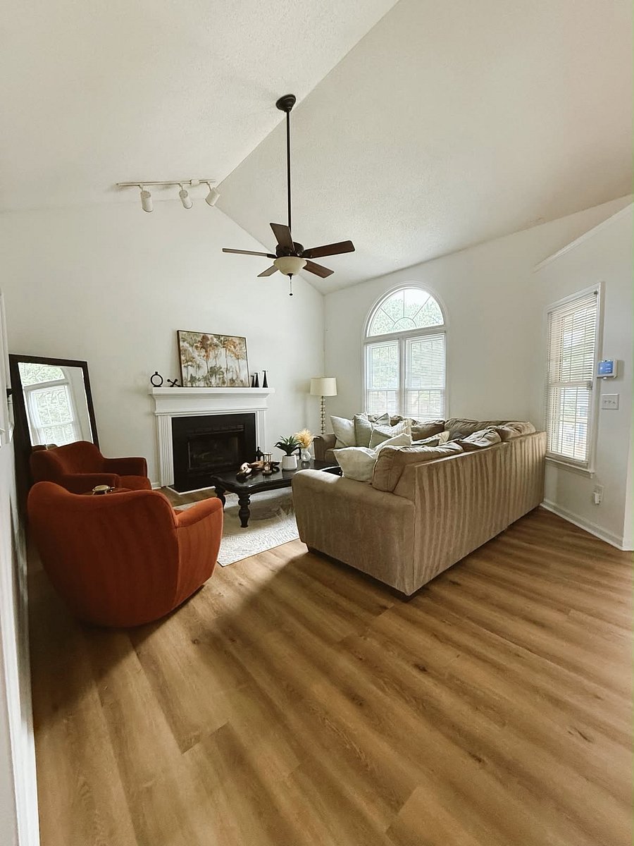 Beautiful open living room with high cieling