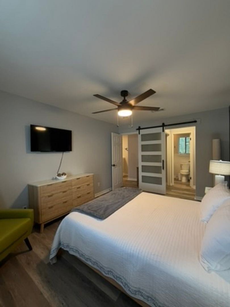 Primary bedroom