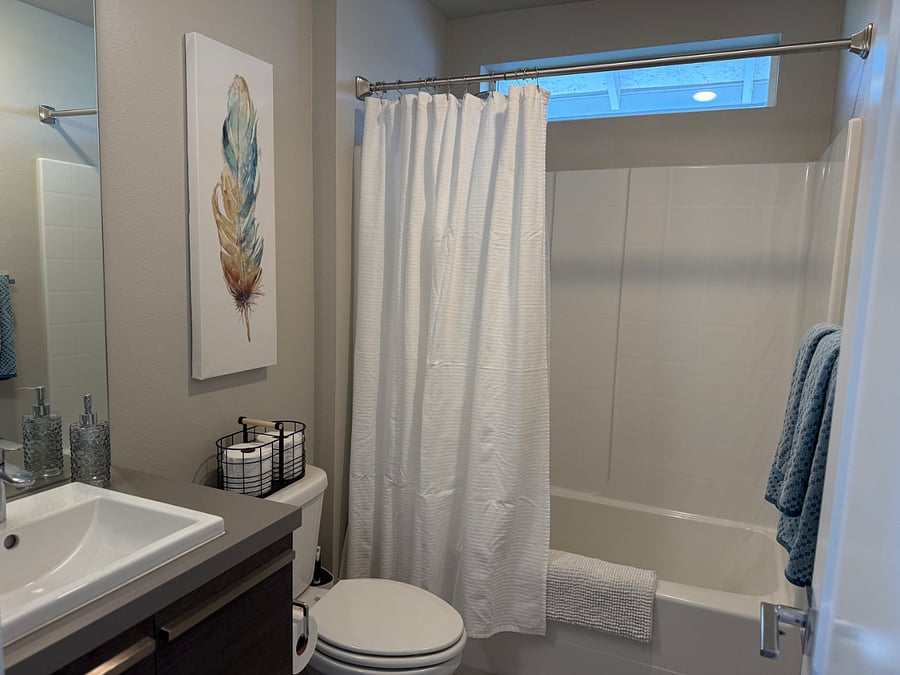 En-suite Bedroom private bathroom