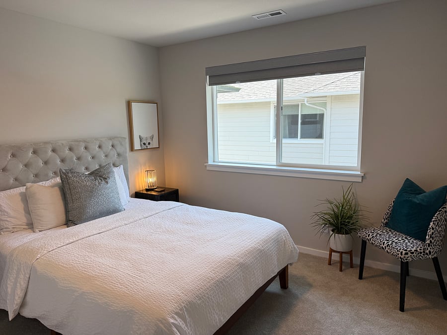 Guest bedroom