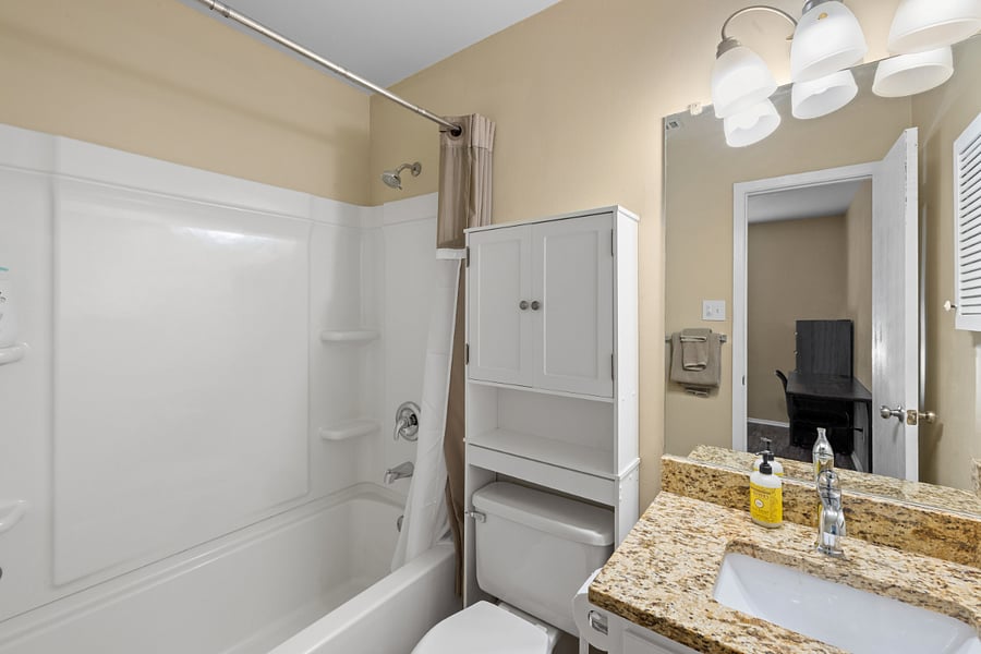 Bathroom in bedroom 1