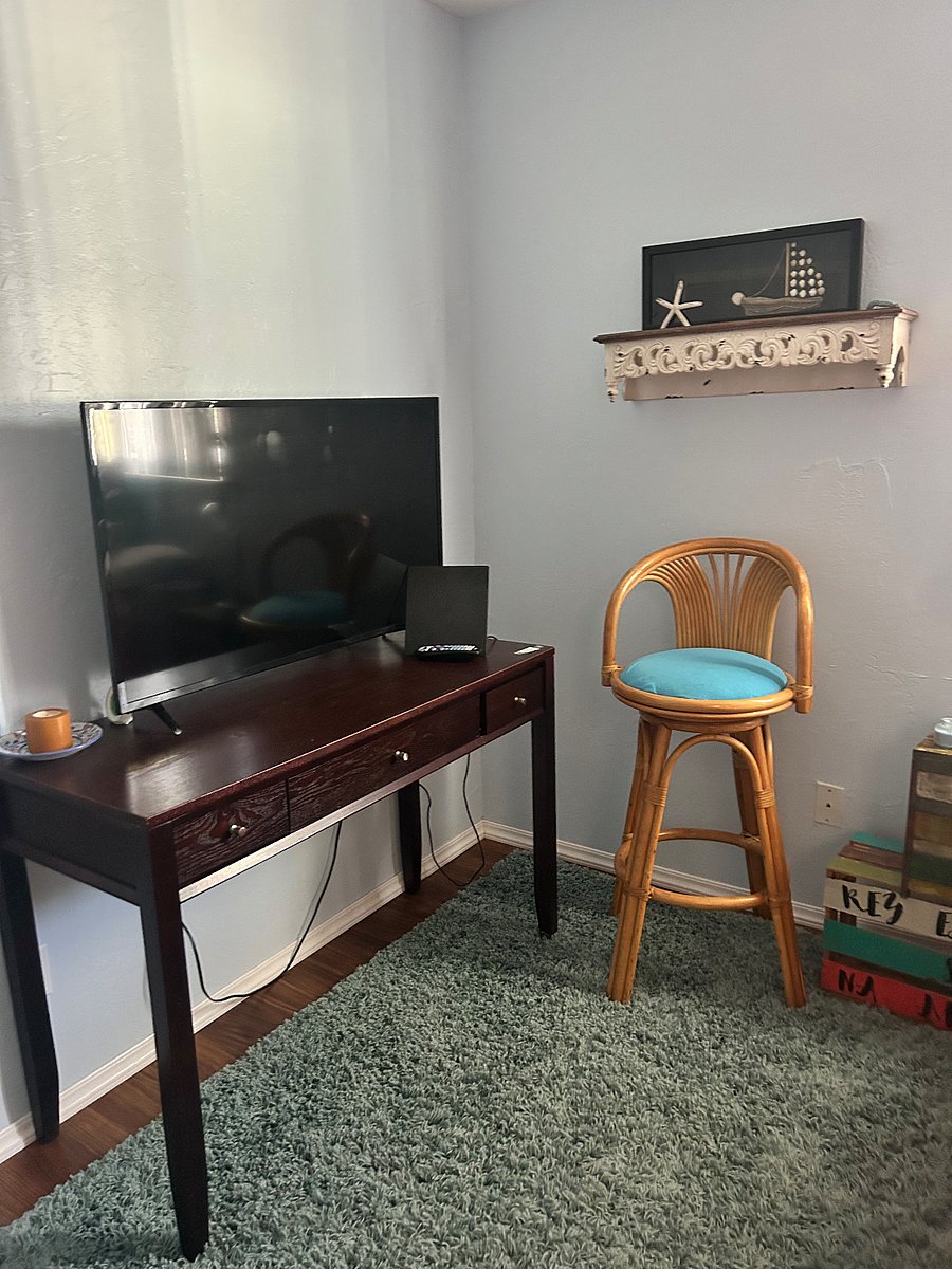 2nd Bedroom , both with walk in closetsLani