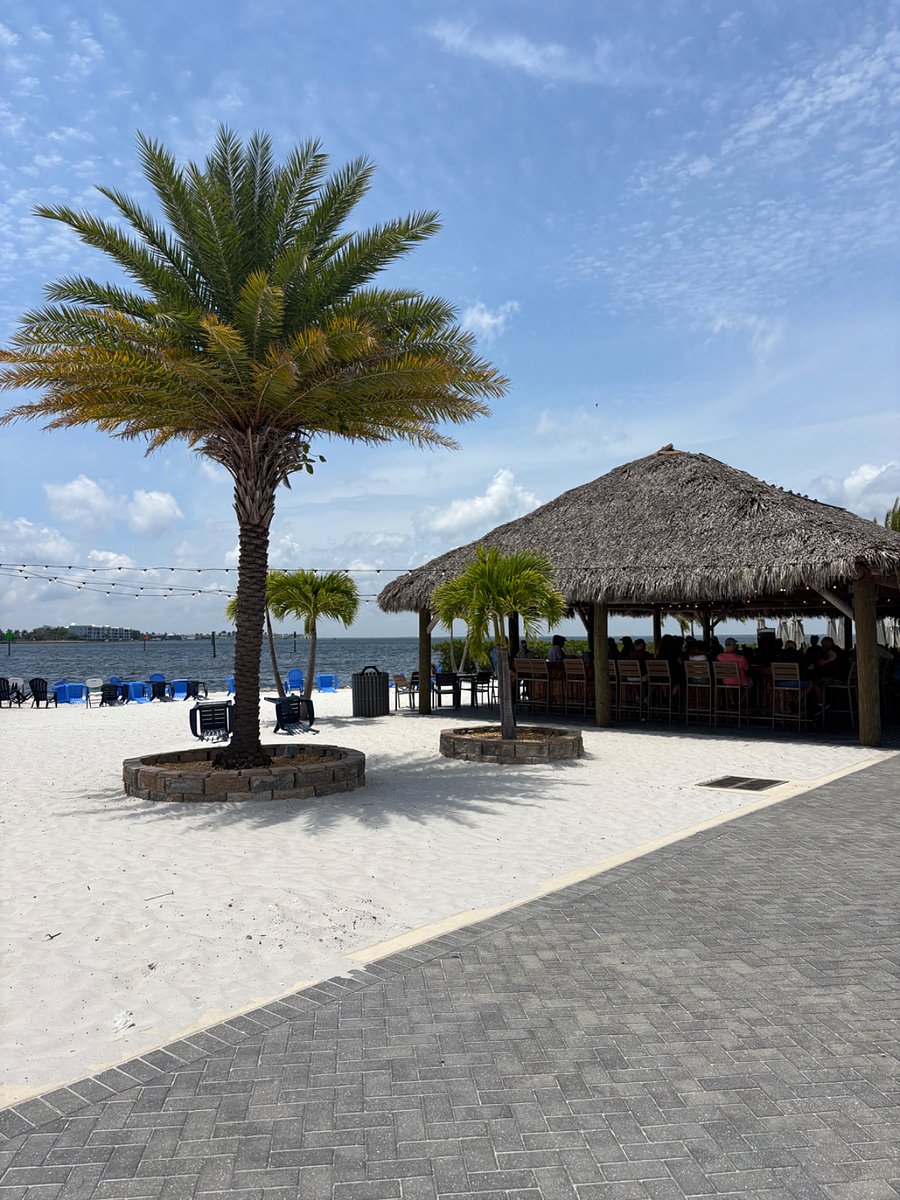 TT'S Tiki Bar on Charlotte Harbor