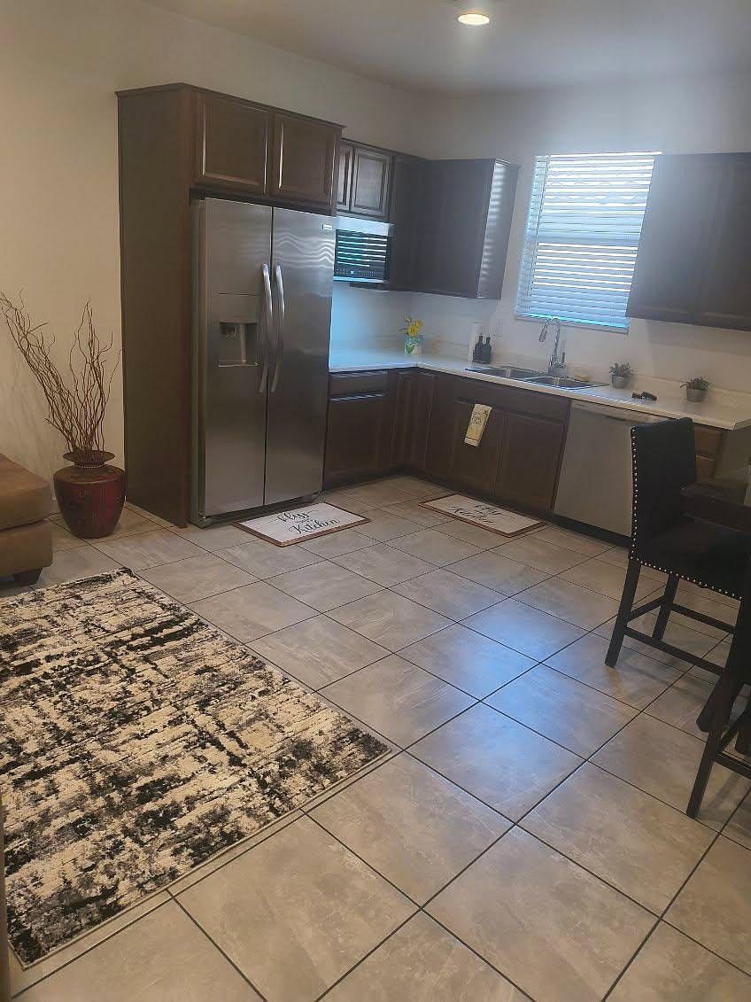 Furnished Finder property 1020104_1 photo 3