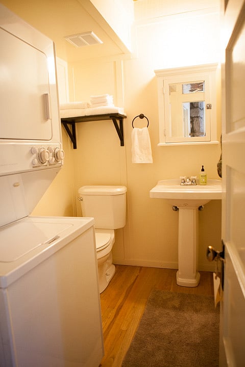 Bathroom / Washer/Dryer