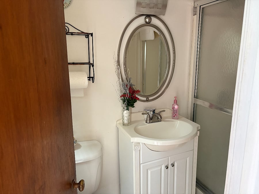 Private full bathroom