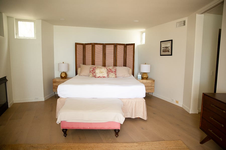 Master bedroom with king bed, en-suite bathroom and private balcony with ocean views