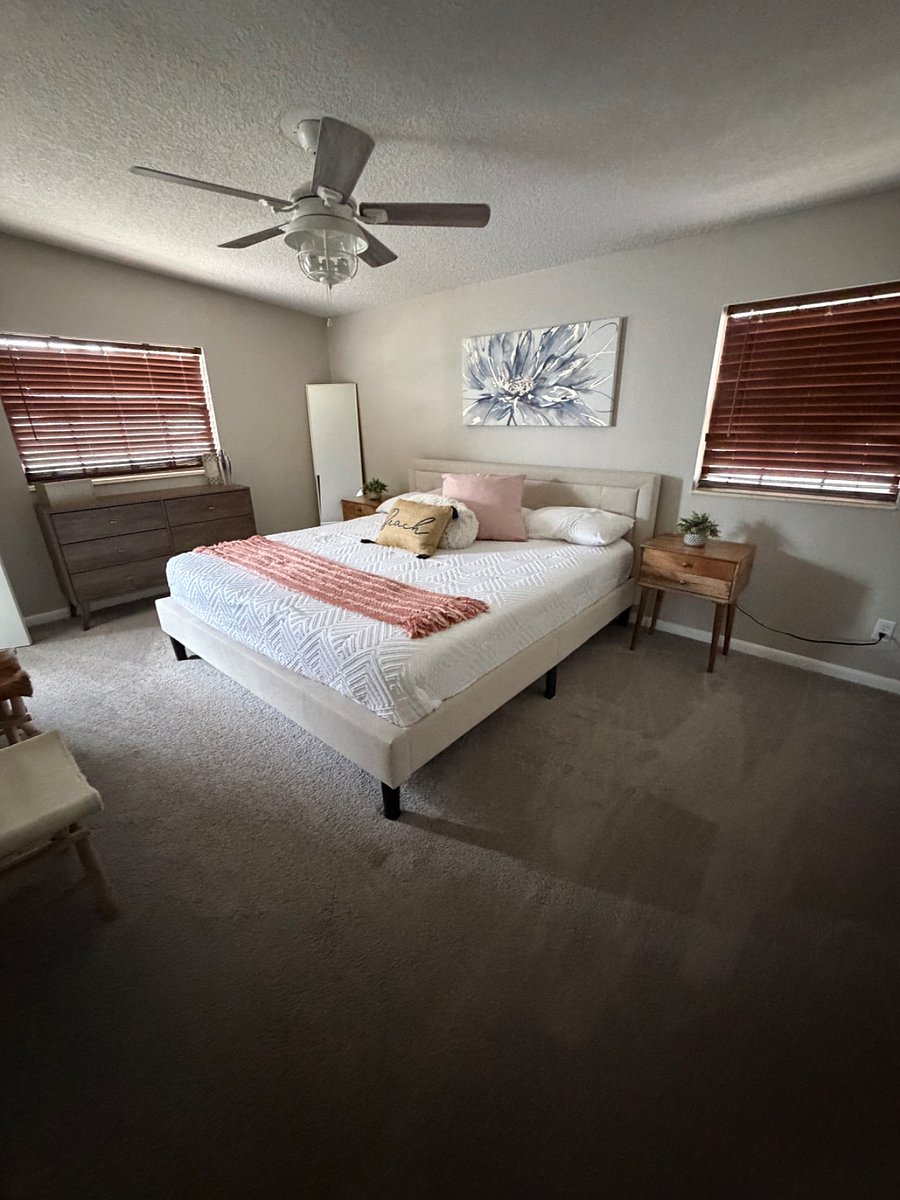 Master Bedroom - 1 King