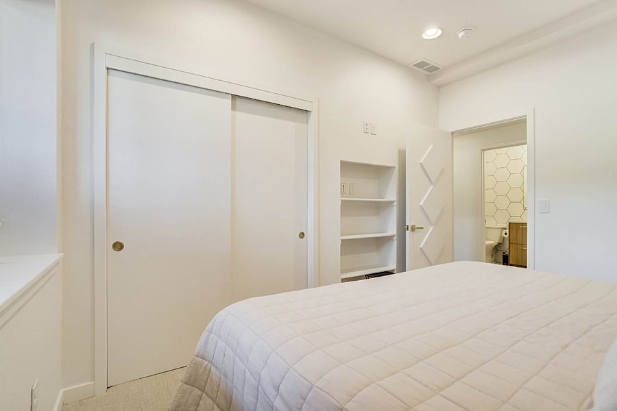 Furnished Finder property 1020248_1 photo 25