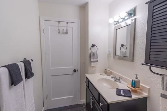 Furnished Finder property 1020258_1 photo 22