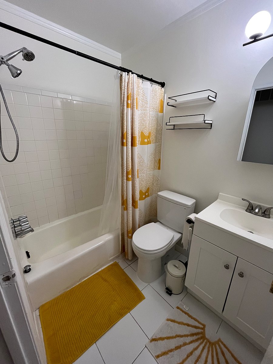 Full bathroom