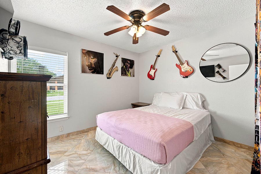 Bedroom Queen Bed