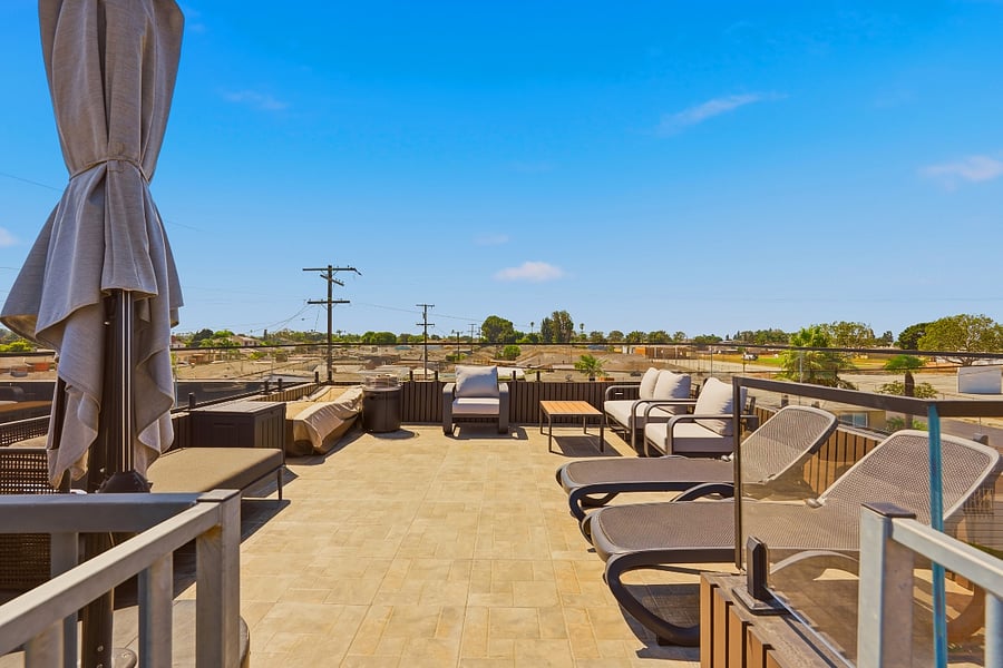 rooftop deck for relaxing and enjoying the panoramic views of the city