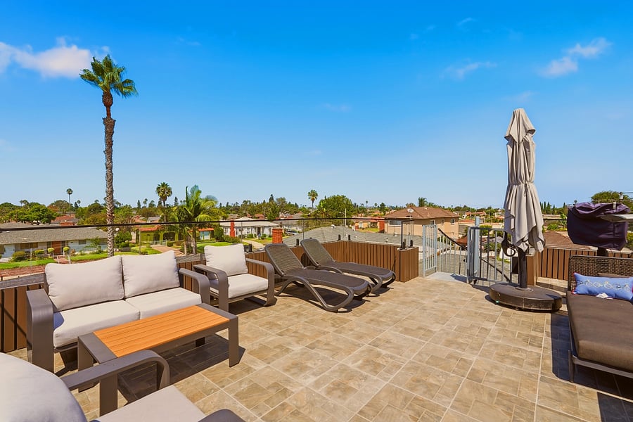 rooftop deck for relaxing and enjoying the panoramic views of the city