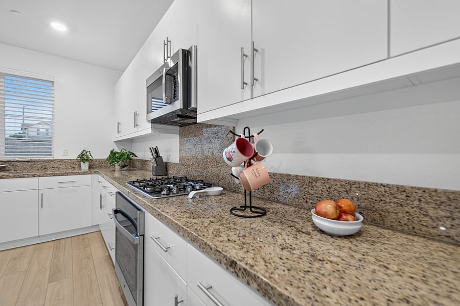 Furnished Finder property 1020359_1 photo 37