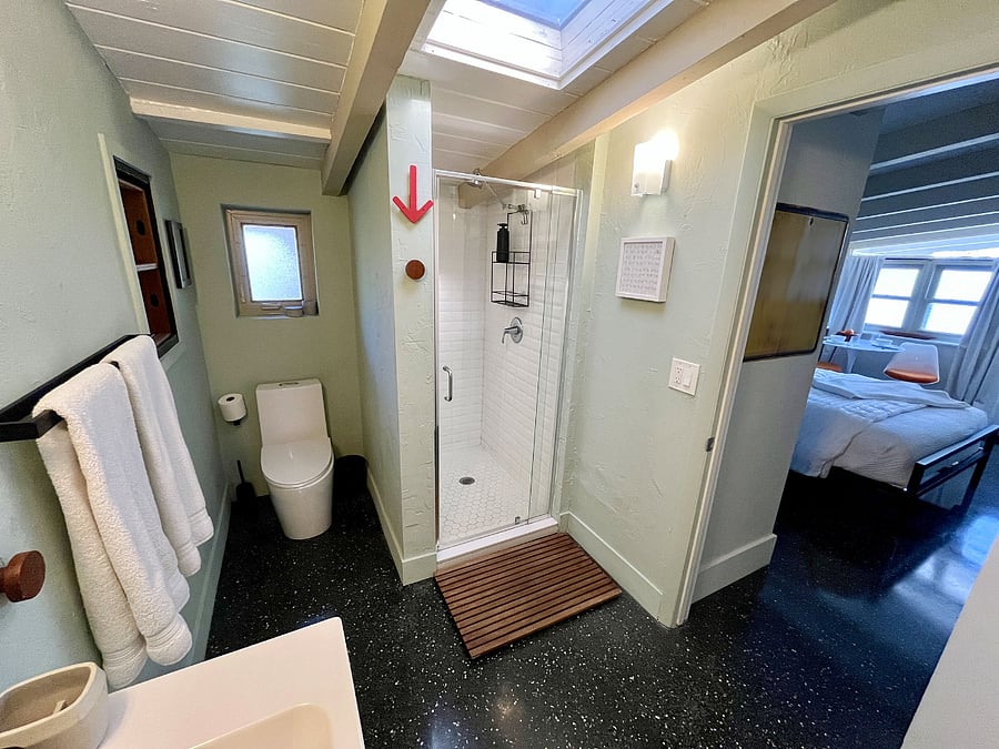 PRIVATE BATHROOM