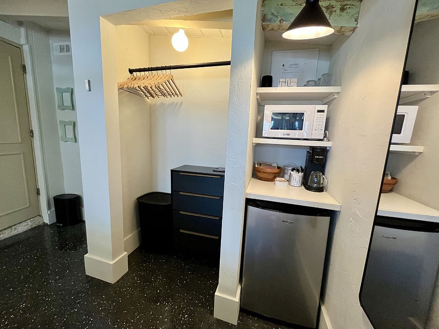 CLOSET & KITCHENETTE: MICROWAVE, COFFEE MACHINE, MINI FRIDGE