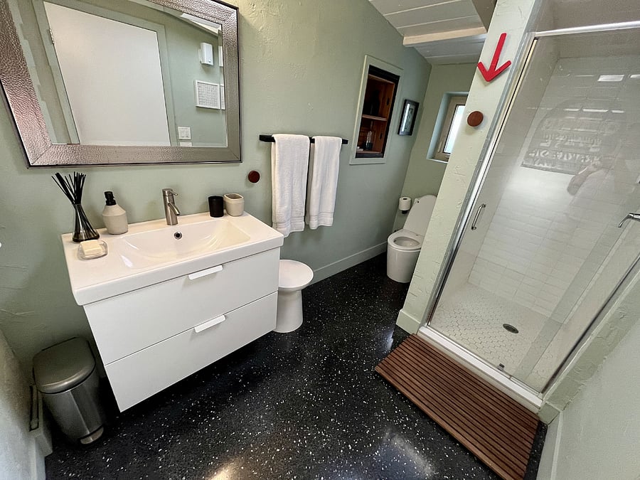 PRIVATE BATHROOM