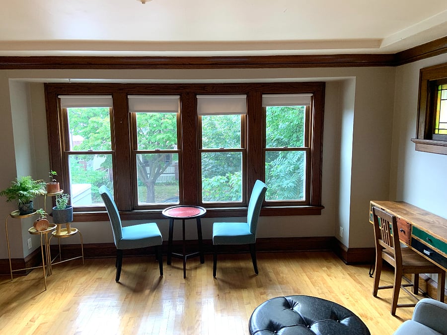 Tree house vibes in the second living room for relaxing, reading, having tea / coffee amongst the trees.