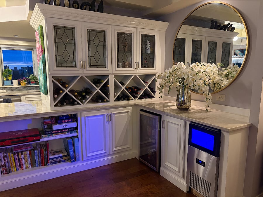 Bar, wine fridge and ice maker 