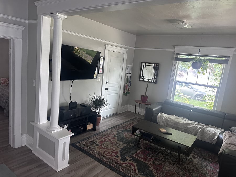 Front Room 2 with TV and sound system