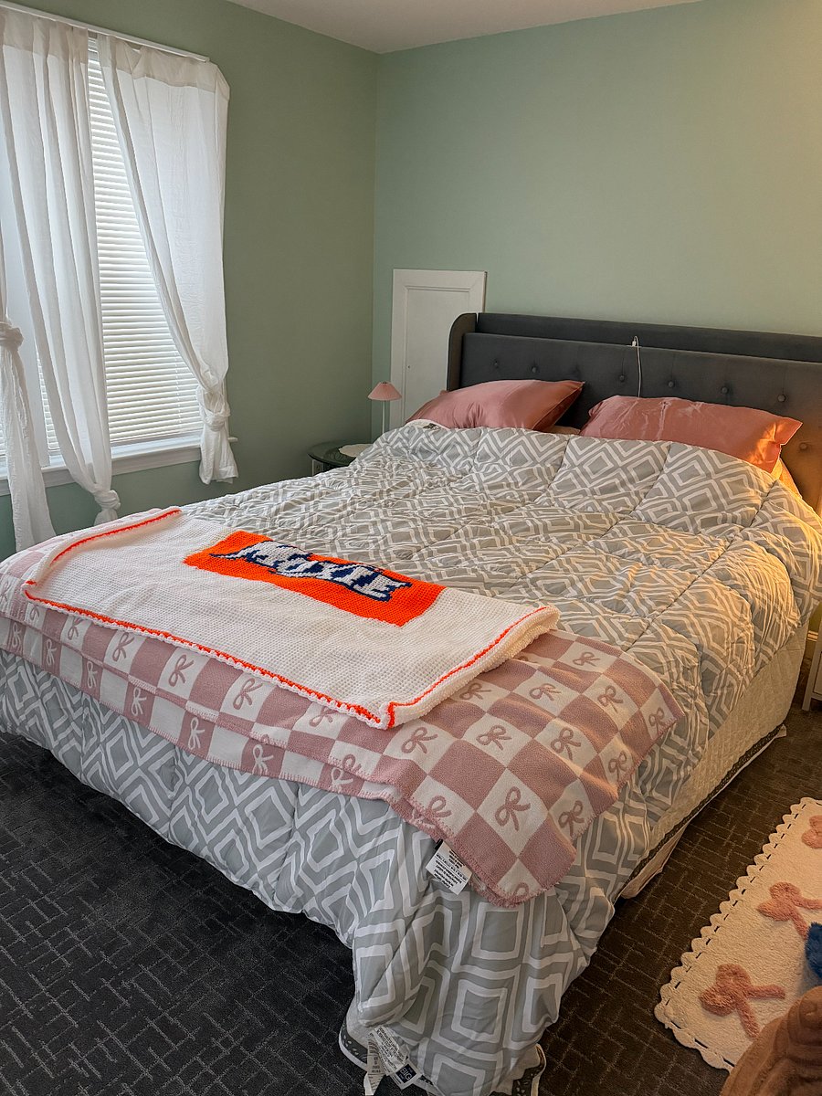 Queen size bed