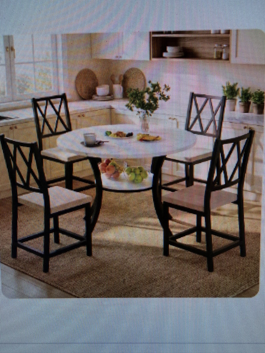 New table seats 4 people