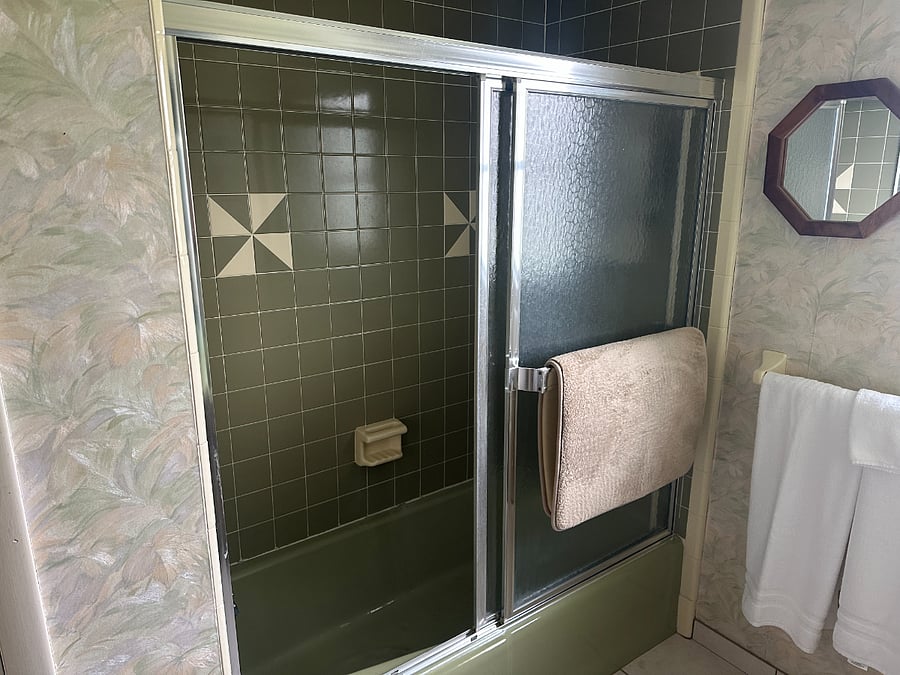 Full Shower/Bathtub