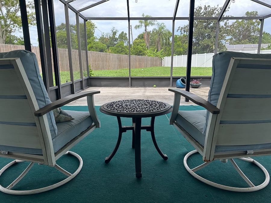 Enclosed Patio/Back Yard