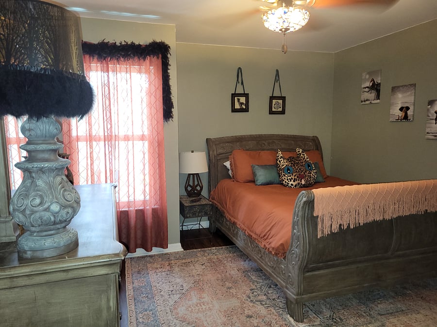 3rd bedroom
Queen bed