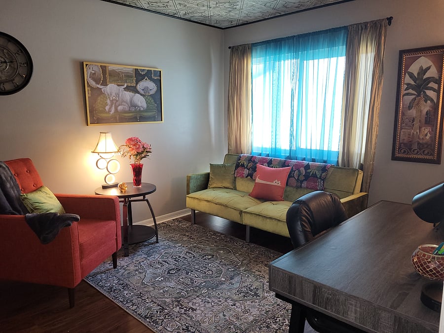 4th bedroom/office
Click clack couch
Printer