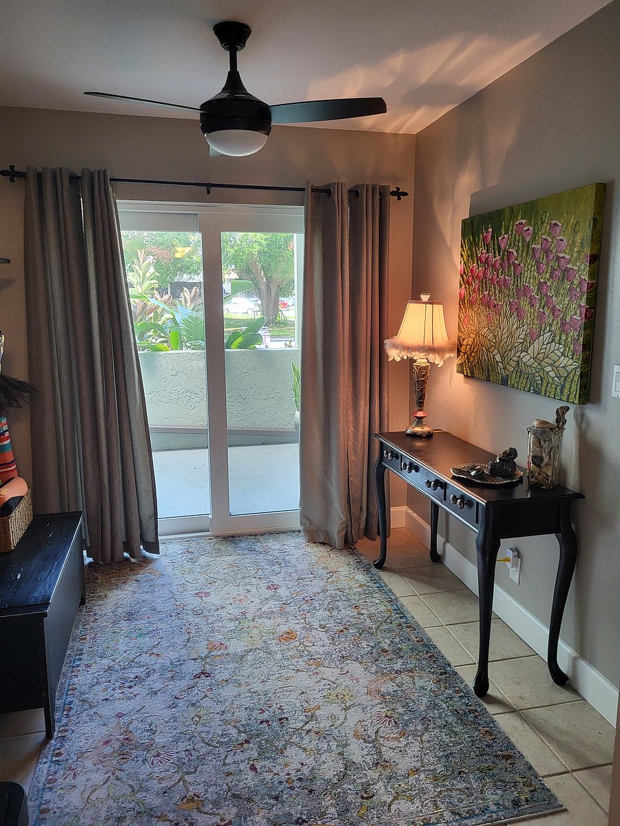 Front room off kitchen
Front patio