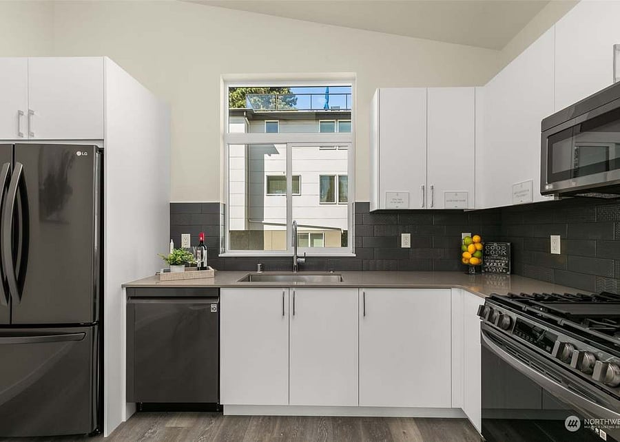 Furnished Finder property 1020755_1 photo 5