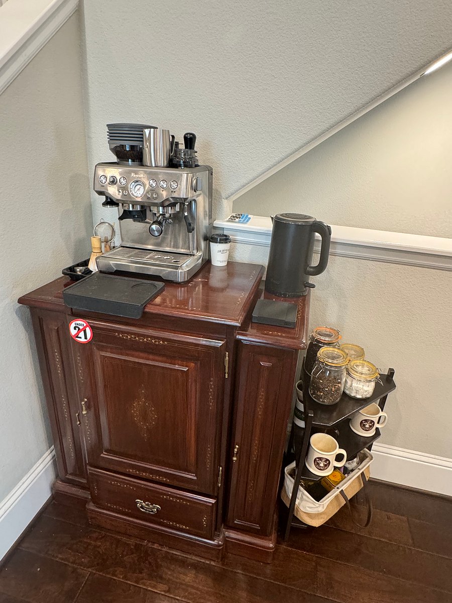 Coffee/tea nook