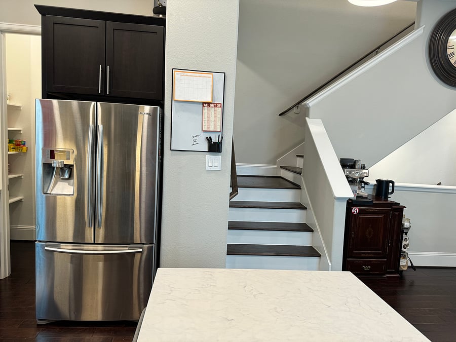 Full-size French door refrigerator with water & ice dispenser