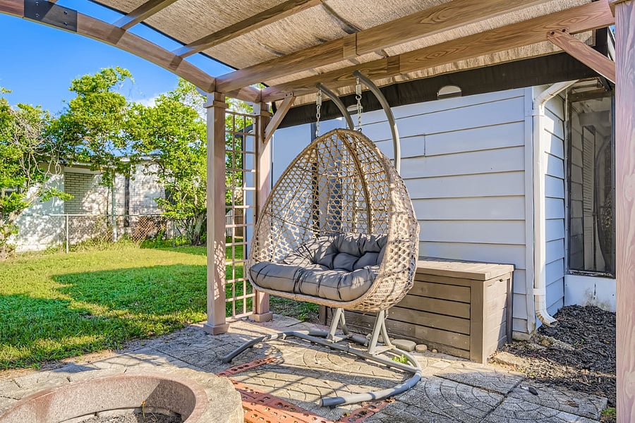 Pergola double hanging egg chair.