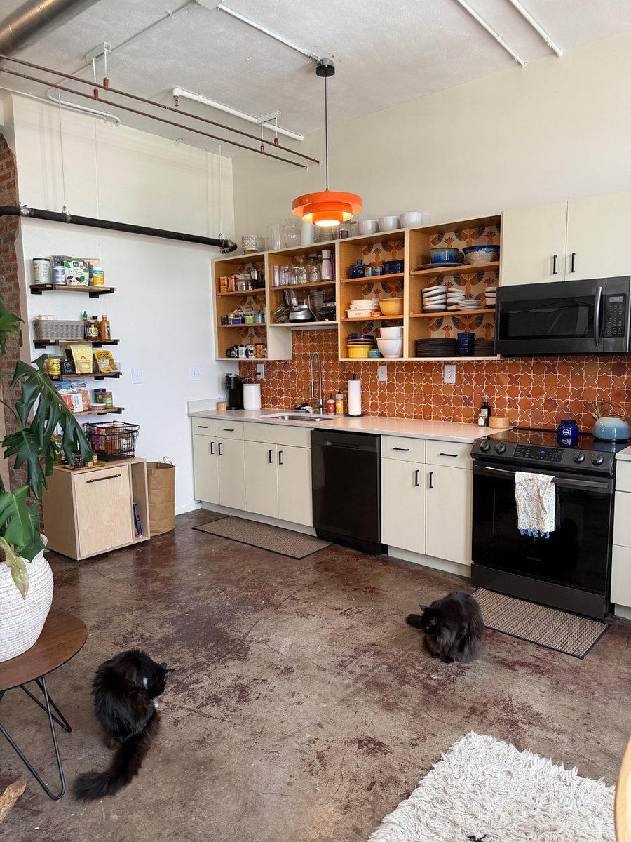 Furnished Finder property 1020847_1 photo 35