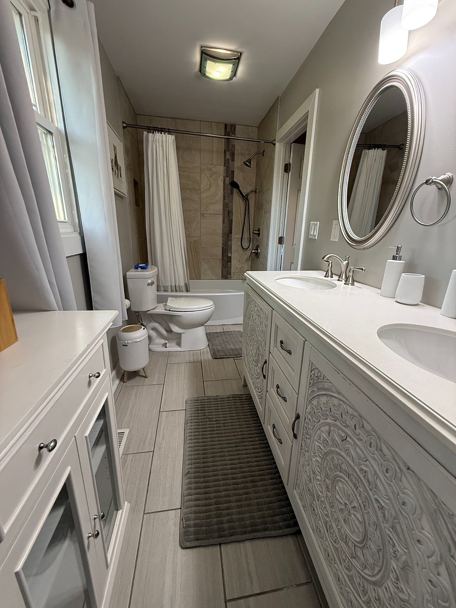Master bedroom bathroom