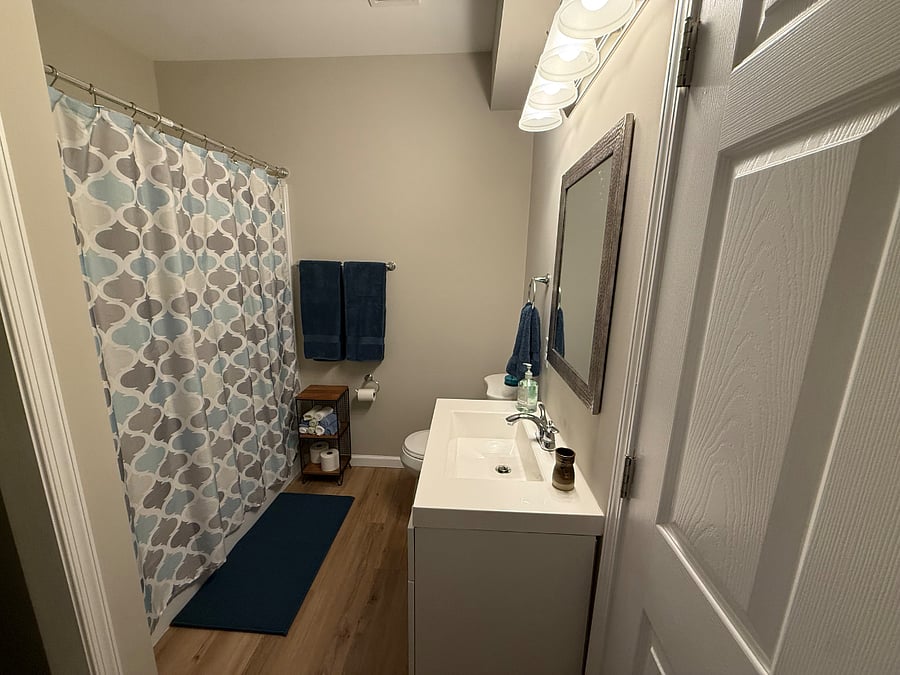Downstairs full bathroom