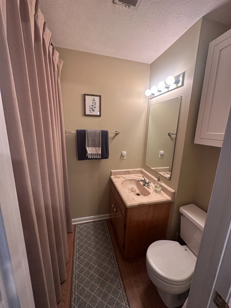 Private full en suite bathroom