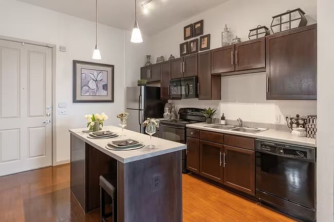 Furnished Finder property 1020981_1 photo 3