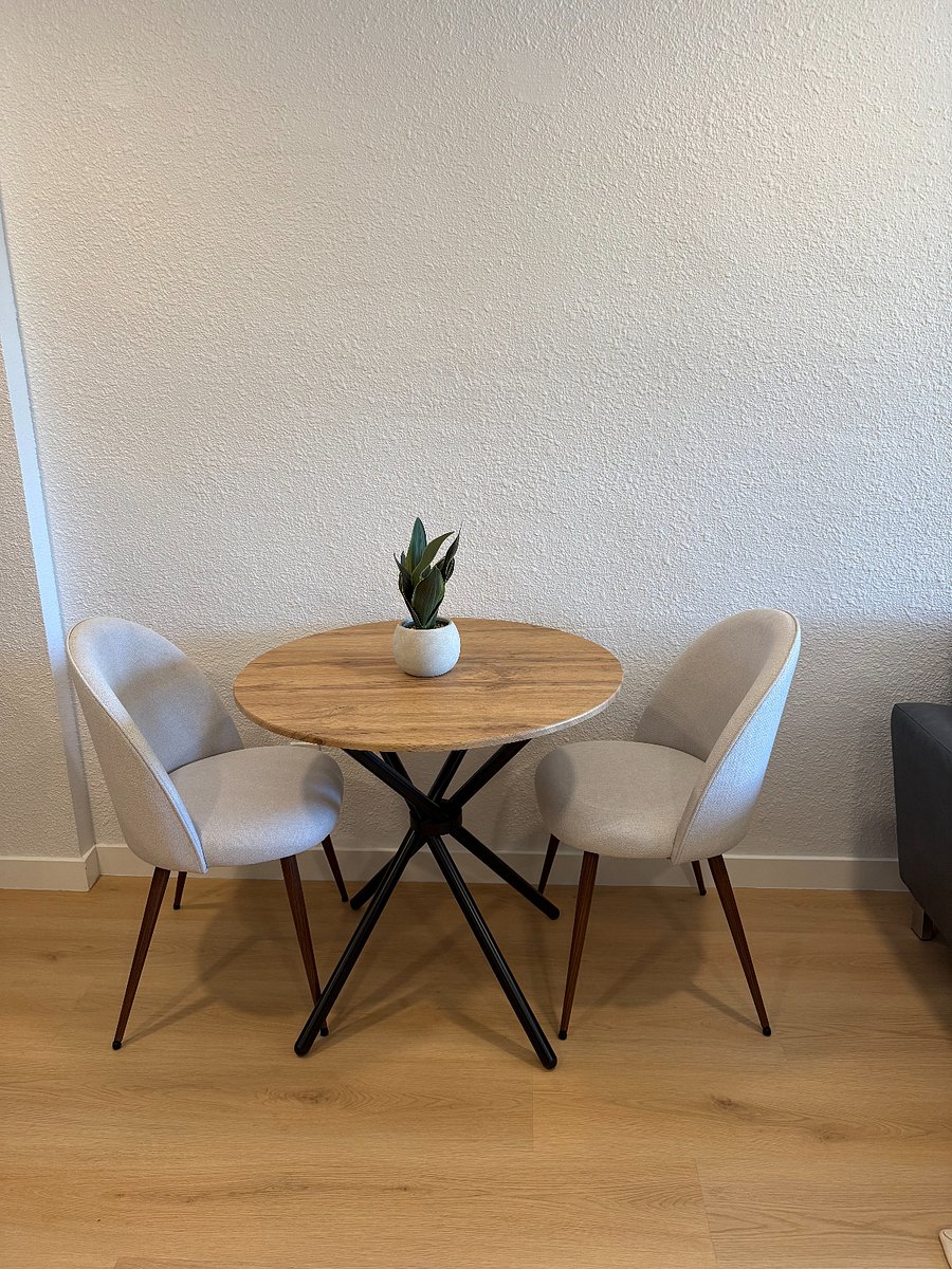 Counter top dining and a little bistro table! Cozy!